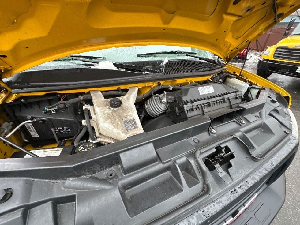 Light Duty Box Truck-Light and Medium Duty Trucks-GMC-2021-Savana G33903-North Bergen-NJ-95,061\n\t\tmiles-$ 26,250 - Image 23