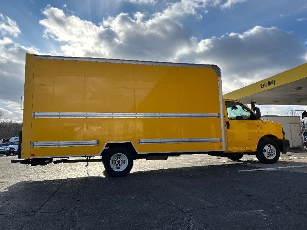 Light Duty Box Truck-Light and Medium Duty Trucks-GMC-2021-Savana G33903-North Bergen-NJ-95,802\n\t\tmiles-$ 26,250 - Image 15