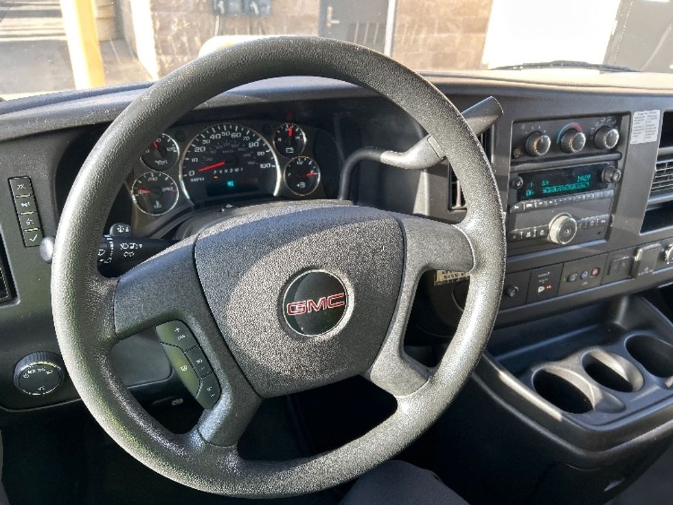 Light Duty Box Truck-Light and Medium Duty Trucks-GMC-2021-Savana G33903-North Bergen-NJ-95,802\n\t\tmiles-$ 26,250 - Image 18