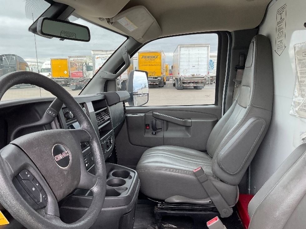 Light Duty Box Truck-Light and Medium Duty Trucks-GMC-2021-Savana G33903-Northwood-OH-74,240\n\t\tmiles-$ 32,250 - Image 19