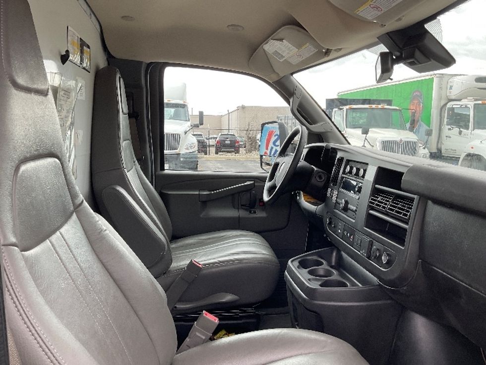Light Duty Box Truck-Light and Medium Duty Trucks-GMC-2021-Savana G33903-Northwood-OH-74,240\n\t\tmiles-$ 32,250 - Image 22
