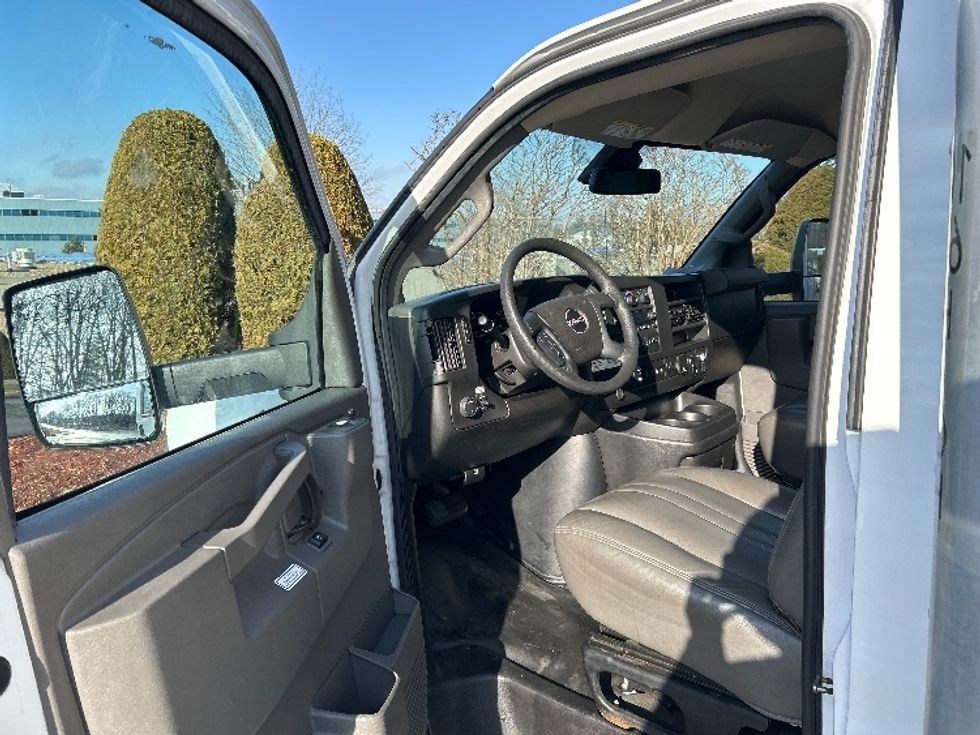 Light Duty Box Truck-Light and Medium Duty Trucks-GMC-2021-Savana G33903-Norton-MA-112,572\n\t\tmiles-$ 26,500 - Image 16