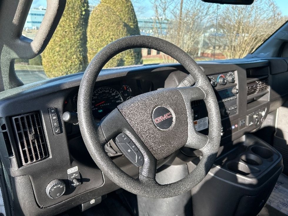 Light Duty Box Truck-Light and Medium Duty Trucks-GMC-2021-Savana G33903-Norton-MA-112,572\n\t\tmiles-$ 26,500 - Image 17