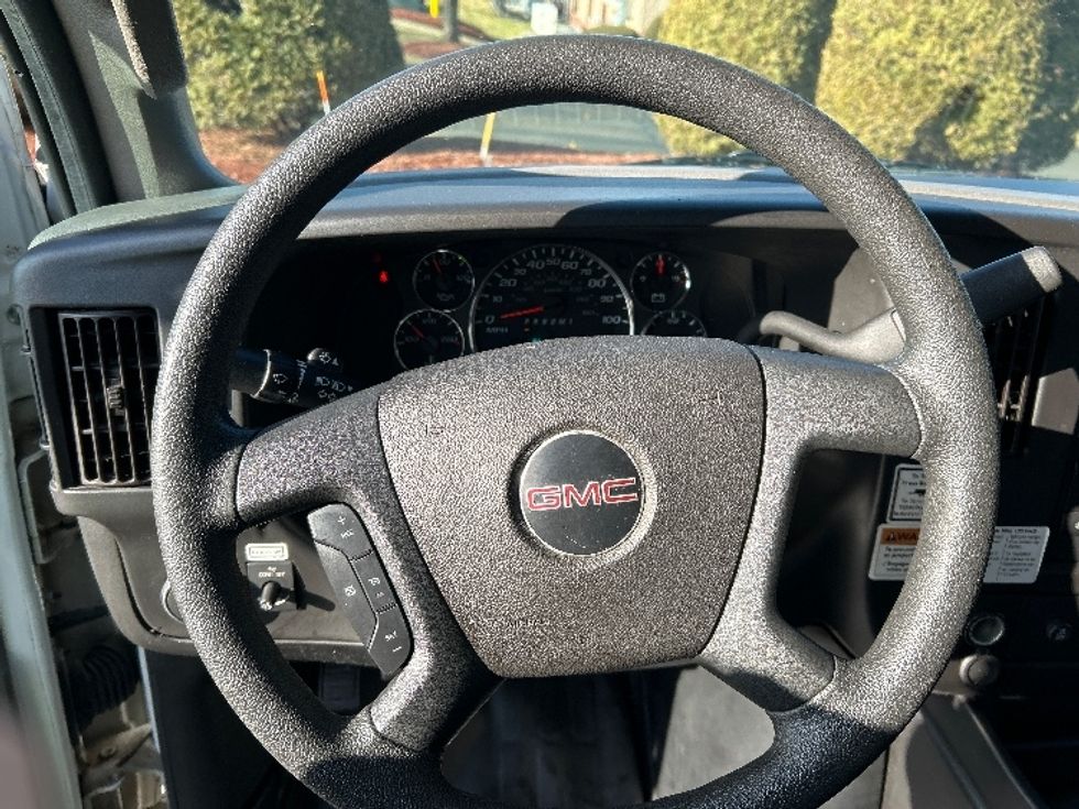 Light Duty Box Truck-Light and Medium Duty Trucks-GMC-2021-Savana G33903-Norton-MA-112,572\n\t\tmiles-$ 26,500 - Image 18