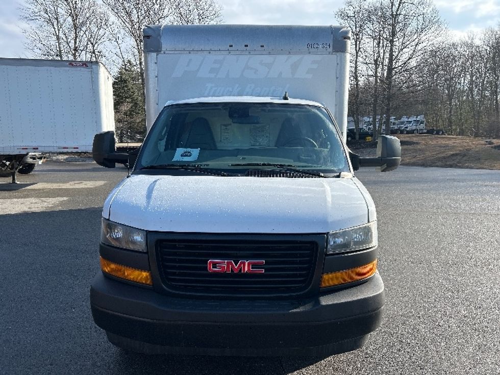 Light Duty Box Truck-Light and Medium Duty Trucks-GMC-2021-Savana G33903-Norton-MA-112,572\n\t\tmiles-$ 26,500 - Image 2