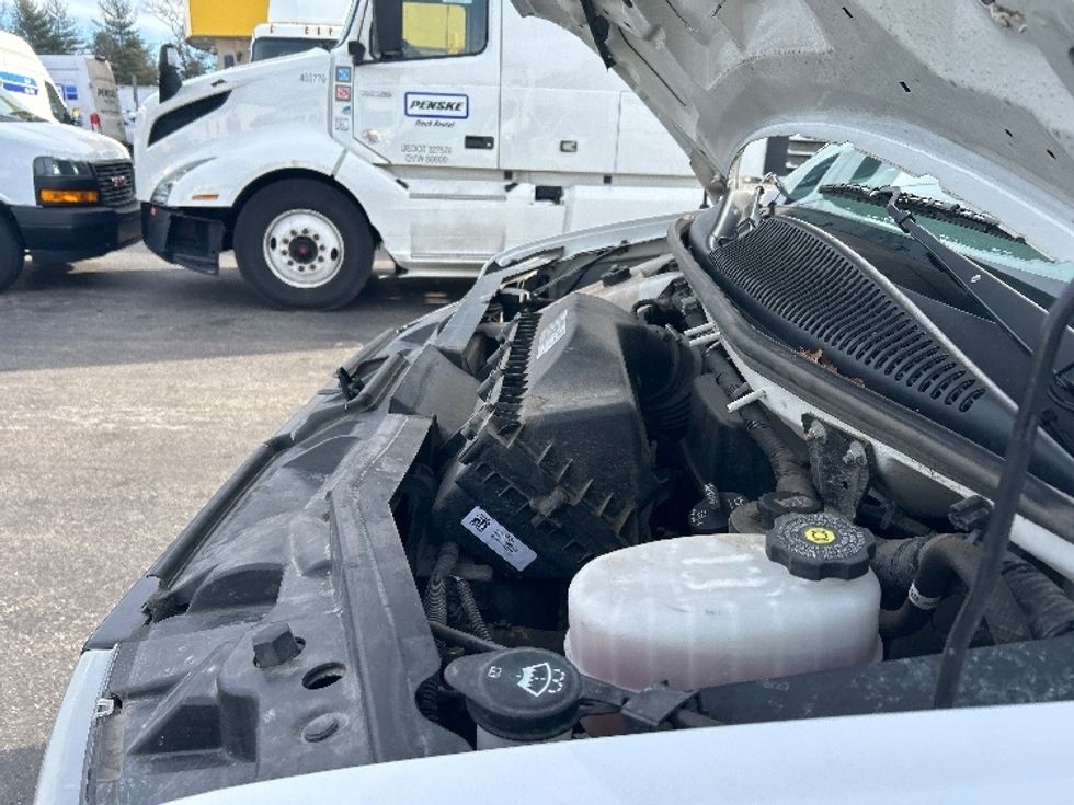 Light Duty Box Truck-Light and Medium Duty Trucks-GMC-2021-Savana G33903-Norton-MA-112,572\n\t\tmiles-$ 26,500 - Image 24