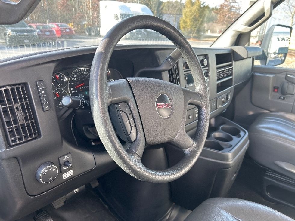 Light Duty Box Truck-Light and Medium Duty Trucks-GMC-2021-Savana G33903-Norton-MA-88,686\n\t\tmiles-$ 29,000 - Image 16