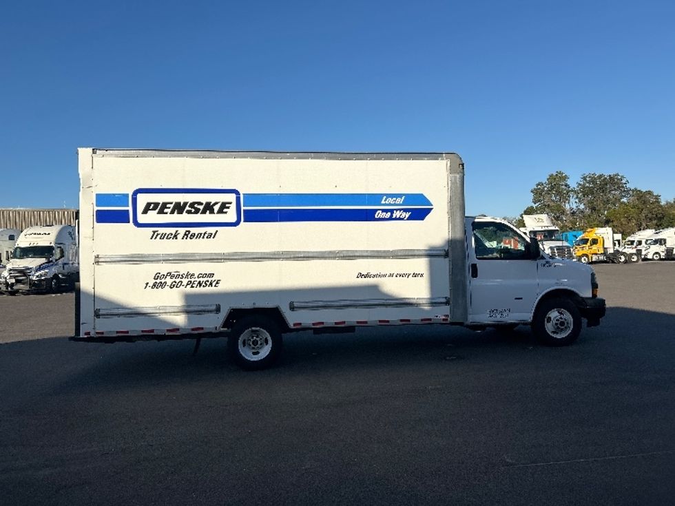 Light Duty Box Truck-Light and Medium Duty Trucks-GMC-2021-Savana G33903-Ocala-FL-122,630\n\t\tmiles-$ 28,000 - Image 15