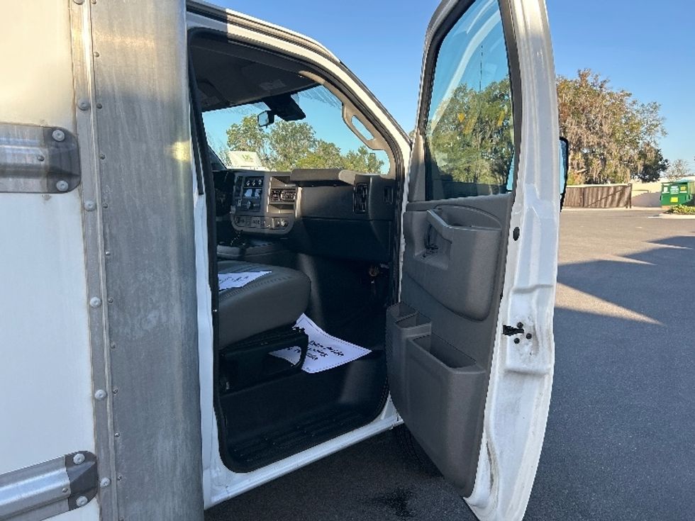 Light Duty Box Truck-Light and Medium Duty Trucks-GMC-2021-Savana G33903-Ocala-FL-122,630\n\t\tmiles-$ 28,000 - Image 20