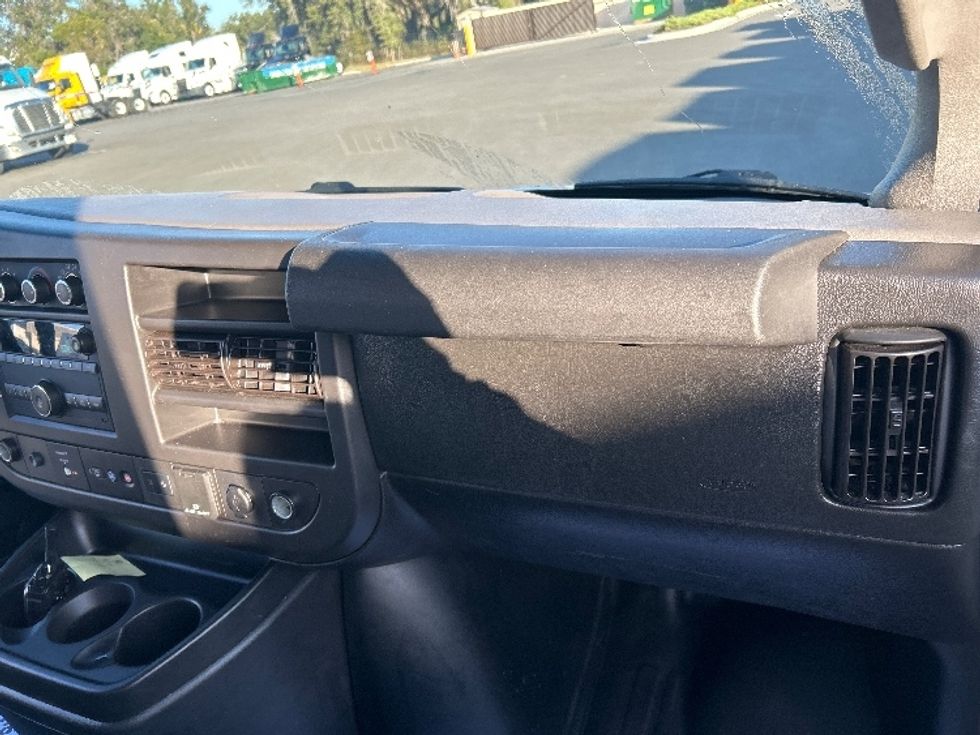 Light Duty Box Truck-Light and Medium Duty Trucks-GMC-2021-Savana G33903-Ocala-FL-122,630\n\t\tmiles-$ 28,000 - Image 21