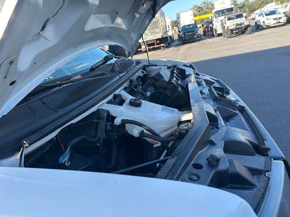 Light Duty Box Truck-Light and Medium Duty Trucks-GMC-2021-Savana G33903-Ocala-FL-122,630\n\t\tmiles-$ 28,000 - Image 23