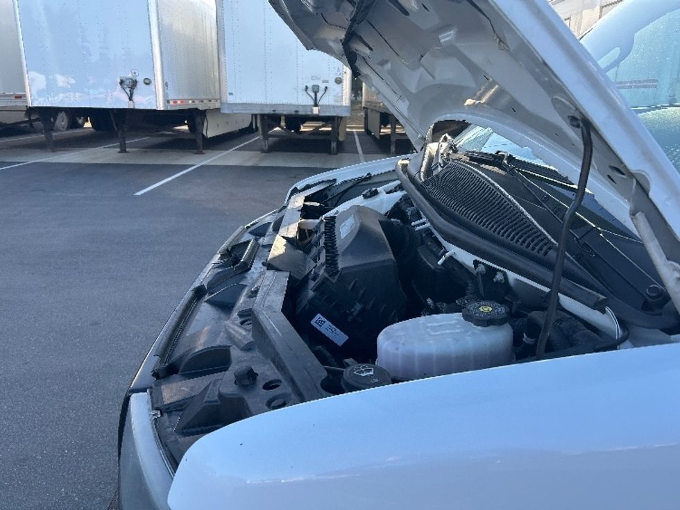 Light Duty Box Truck-Light and Medium Duty Trucks-GMC-2021-Savana G33903-Ocala-FL-122,630\n\t\tmiles-$ 28,000 - Image 24