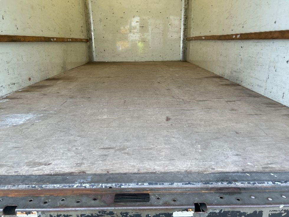 Light Duty Box Truck-Light and Medium Duty Trucks-GMC-2021-Savana G33903-Ocala-FL-81,699\n\t\tmiles-$ 32,750 - Image 10