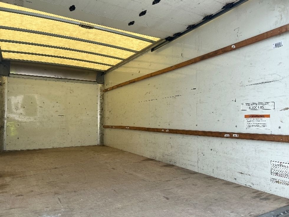 Light Duty Box Truck-Light and Medium Duty Trucks-GMC-2021-Savana G33903-Ocala-FL-81,699\n\t\tmiles-$ 32,750 - Image 12