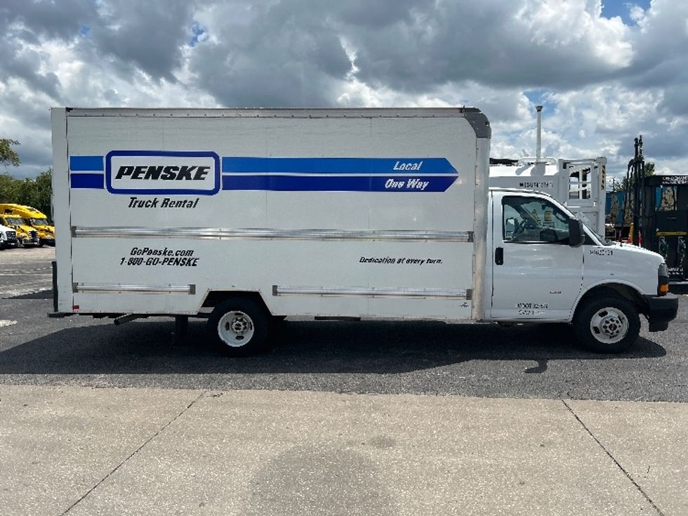 Light Duty Box Truck-Light and Medium Duty Trucks-GMC-2021-Savana G33903-Ocala-FL-81,699\n\t\tmiles-$ 32,750 - Image 15