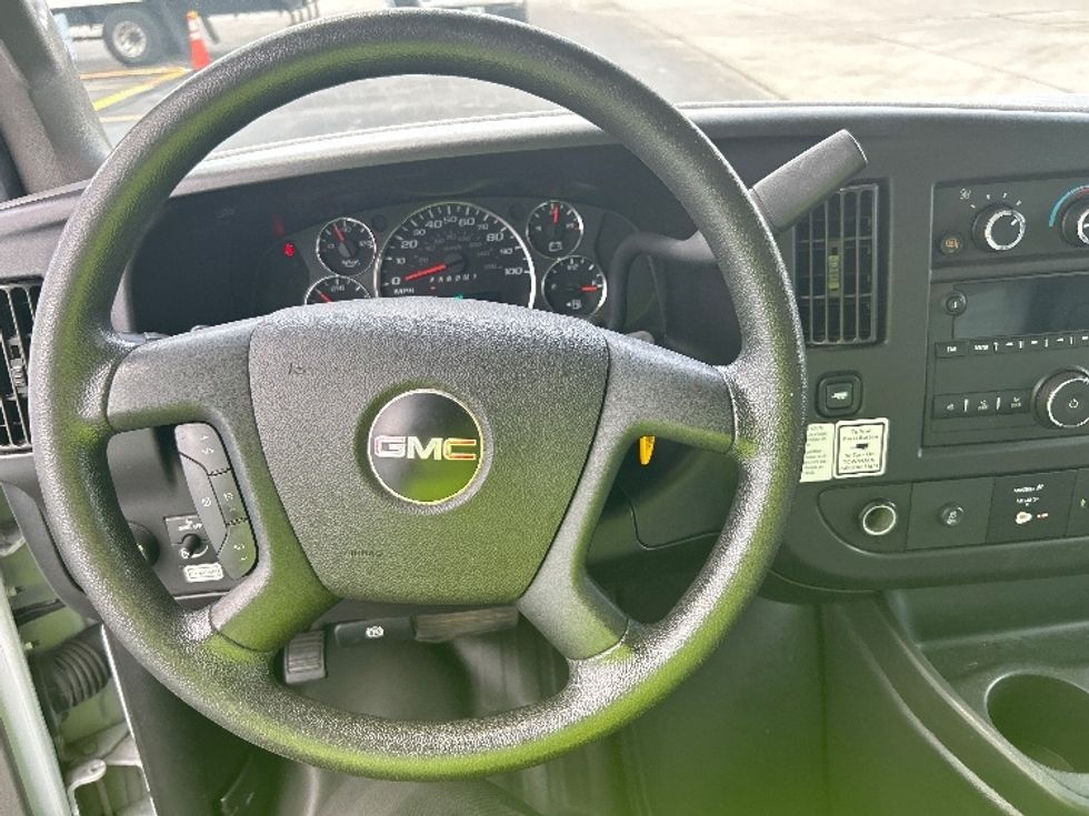 Light Duty Box Truck-Light and Medium Duty Trucks-GMC-2021-Savana G33903-Ocala-FL-81,699\n\t\tmiles-$ 32,750 - Image 18