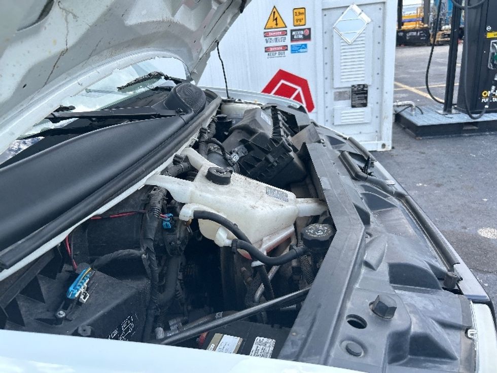 Light Duty Box Truck-Light and Medium Duty Trucks-GMC-2021-Savana G33903-Ocala-FL-81,699\n\t\tmiles-$ 32,750 - Image 23