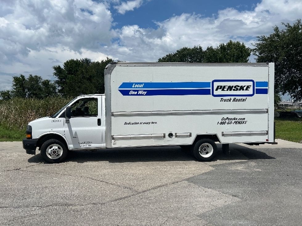 Light Duty Box Truck-Light and Medium Duty Trucks-GMC-2021-Savana G33903-Ocala-FL-81,699\n\t\tmiles-$ 32,750 - Image 4