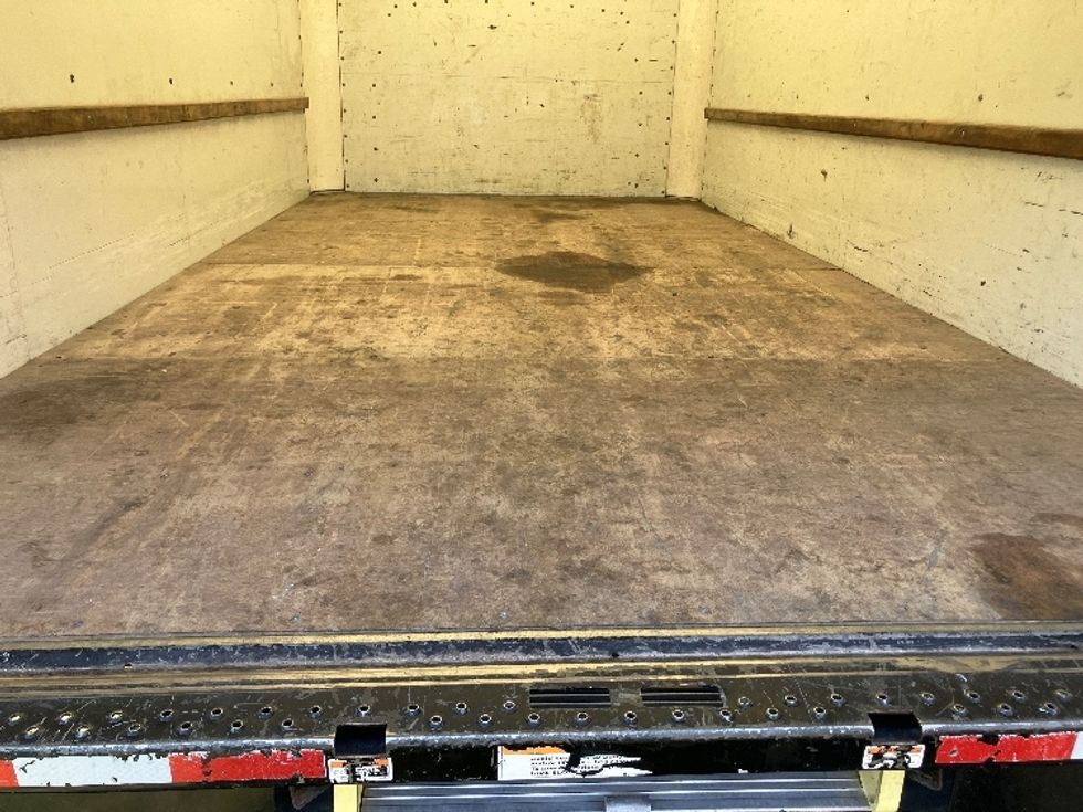Light Duty Box Truck-Light and Medium Duty Trucks-GMC-2021-Savana G33903-Ocala-FL-83,734\n\t\tmiles-$ 29,500 - Image 10