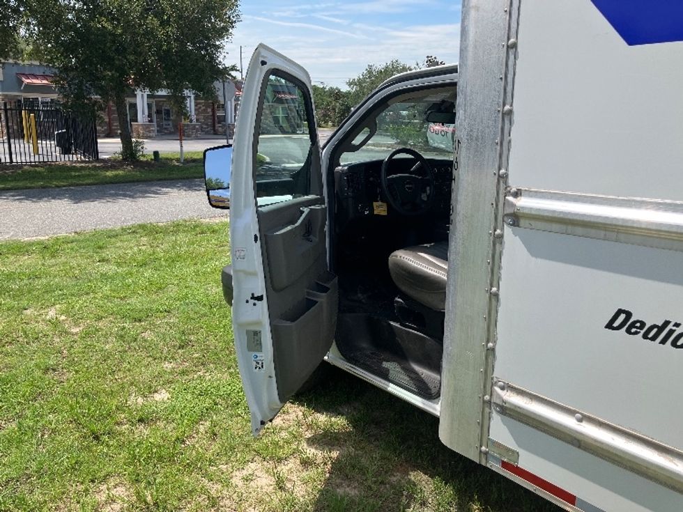 Light Duty Box Truck-Light and Medium Duty Trucks-GMC-2021-Savana G33903-Ocala-FL-83,734\n\t\tmiles-$ 29,500 - Image 16