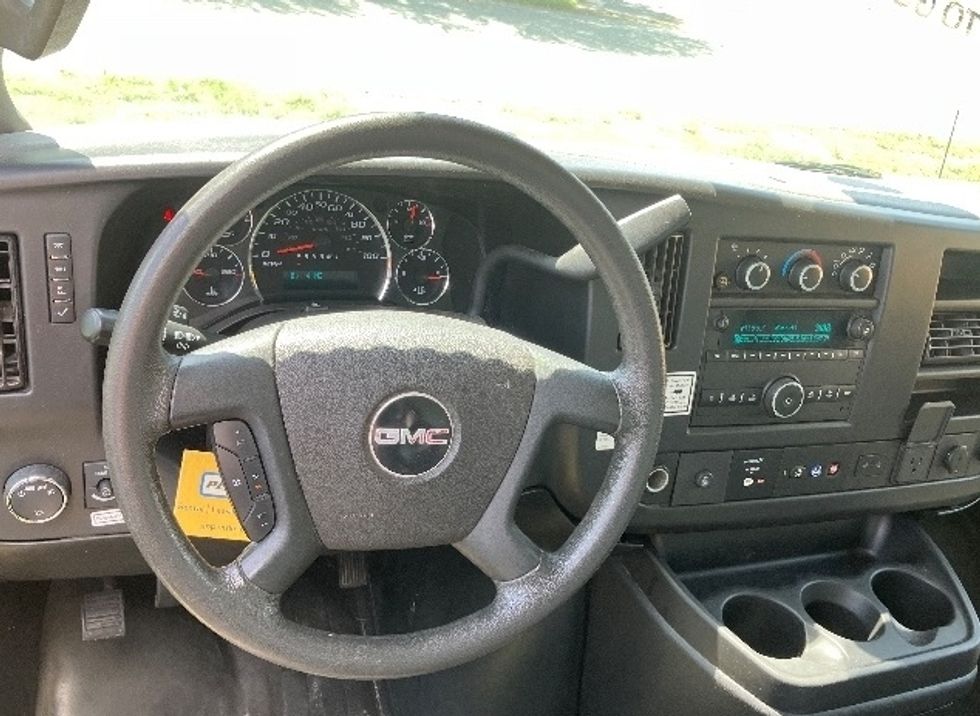 Light Duty Box Truck-Light and Medium Duty Trucks-GMC-2021-Savana G33903-Ocala-FL-83,734\n\t\tmiles-$ 29,500 - Image 18