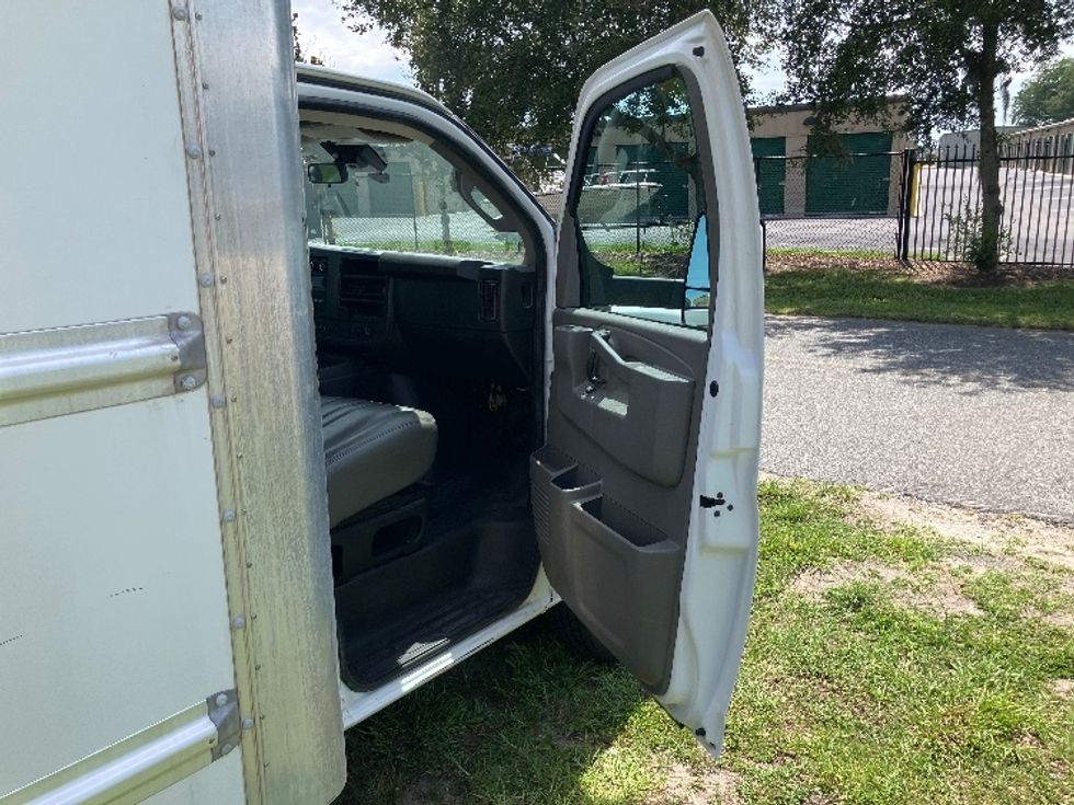 Light Duty Box Truck-Light and Medium Duty Trucks-GMC-2021-Savana G33903-Ocala-FL-83,734\n\t\tmiles-$ 29,500 - Image 20