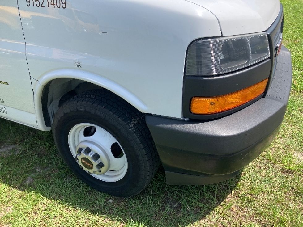 Light Duty Box Truck-Light and Medium Duty Trucks-GMC-2021-Savana G33903-Ocala-FL-83,734\n\t\tmiles-$ 29,500 - Image 29