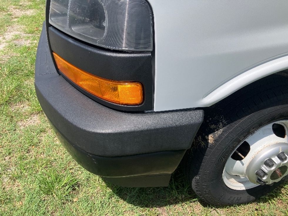 Light Duty Box Truck-Light and Medium Duty Trucks-GMC-2021-Savana G33903-Ocala-FL-83,734\n\t\tmiles-$ 29,500 - Image 31