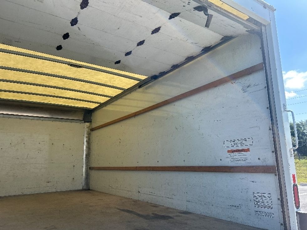 Light Duty Box Truck-Light and Medium Duty Trucks-GMC-2021-Savana G33903-Ocala-FL-84,905\n\t\tmiles-$ 27,250 - Image 12
