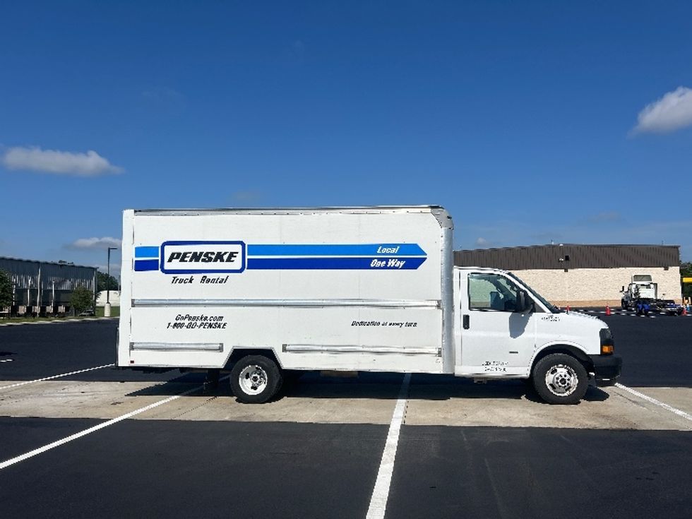 Light Duty Box Truck-Light and Medium Duty Trucks-GMC-2021-Savana G33903-Ocala-FL-84,905\n\t\tmiles-$ 27,250 - Image 15