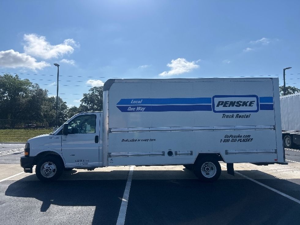 Light Duty Box Truck-Light and Medium Duty Trucks-GMC-2021-Savana G33903-Ocala-FL-84,905\n\t\tmiles-$ 27,250 - Image 4