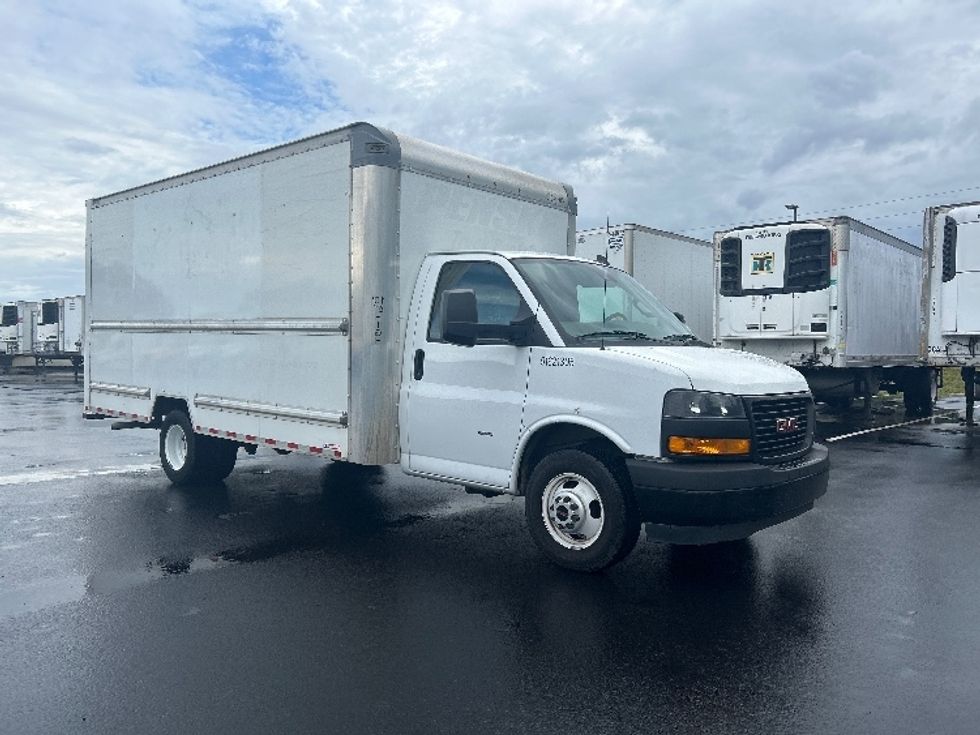 Light Duty Box Truck-Light and Medium Duty Trucks-GMC-2021-Savana G33903-Ocala-FL-92,870\n\t\tmiles-$ 29,750 - Image 1