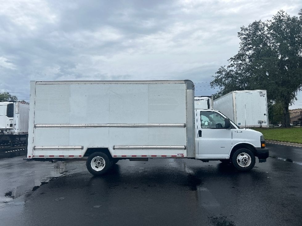 Light Duty Box Truck-Light and Medium Duty Trucks-GMC-2021-Savana G33903-Ocala-FL-92,870\n\t\tmiles-$ 29,750 - Image 15