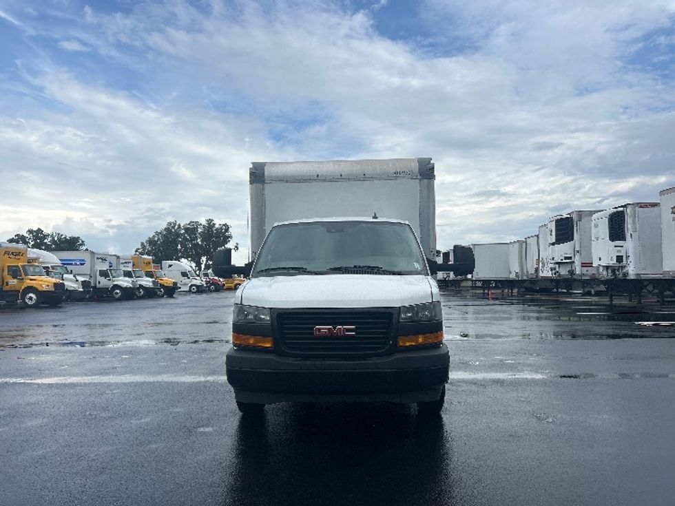 Light Duty Box Truck-Light and Medium Duty Trucks-GMC-2021-Savana G33903-Ocala-FL-92,870\n\t\tmiles-$ 29,750 - Image 2