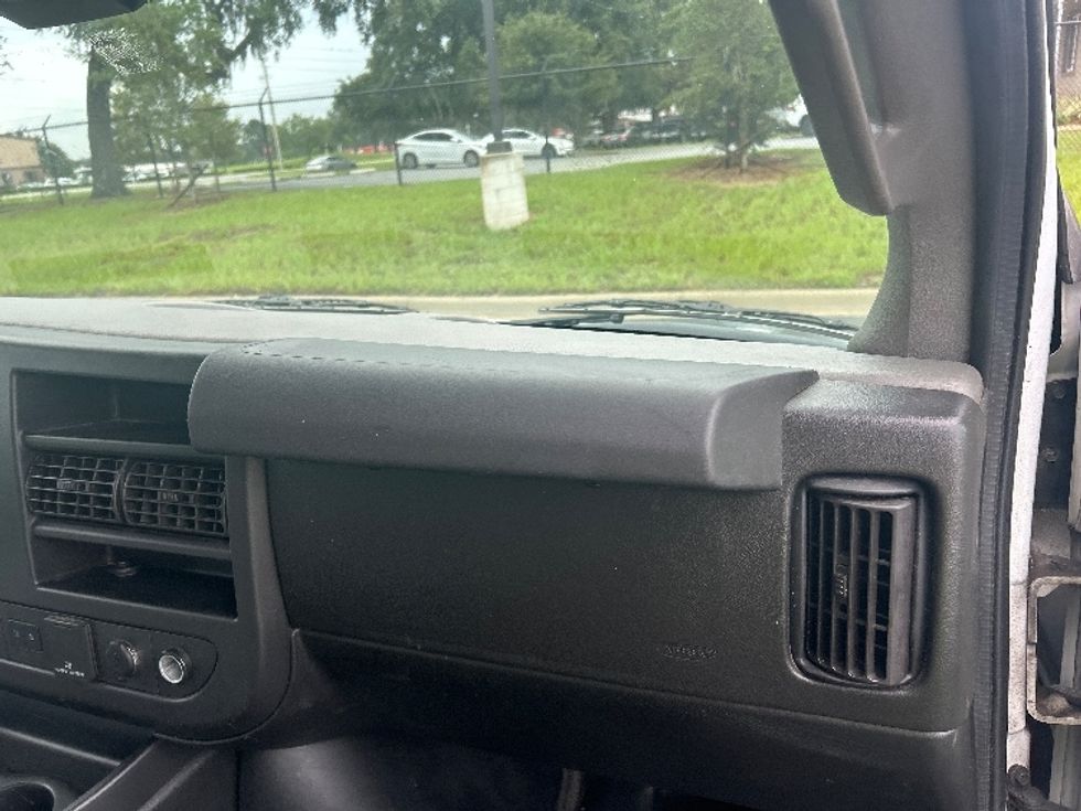 Light Duty Box Truck-Light and Medium Duty Trucks-GMC-2021-Savana G33903-Ocala-FL-92,870\n\t\tmiles-$ 29,750 - Image 21