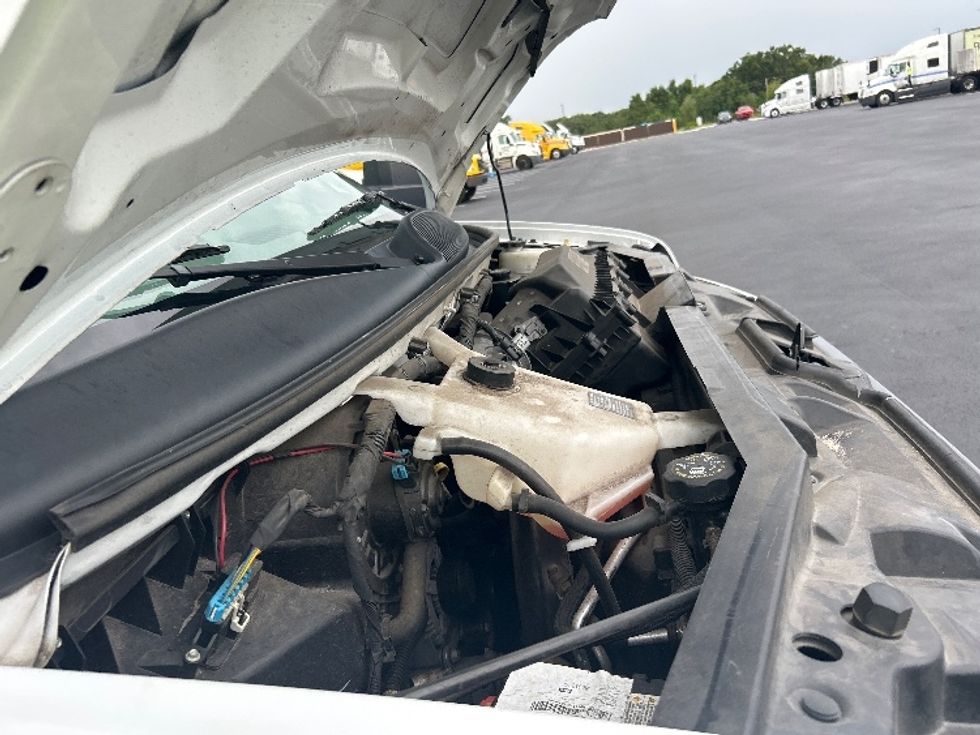 Light Duty Box Truck-Light and Medium Duty Trucks-GMC-2021-Savana G33903-Ocala-FL-92,870\n\t\tmiles-$ 29,750 - Image 23