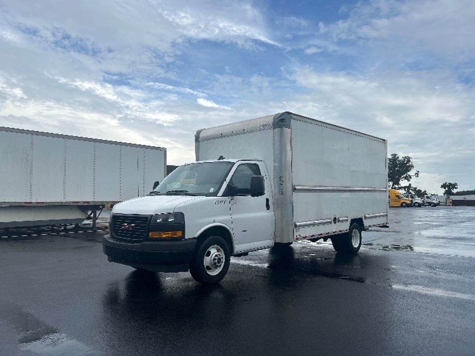 Light Duty Box Truck-Light and Medium Duty Trucks-GMC-2021-Savana G33903-Ocala-FL-92,870\n\t\tmiles-$ 29,750 - Image 3