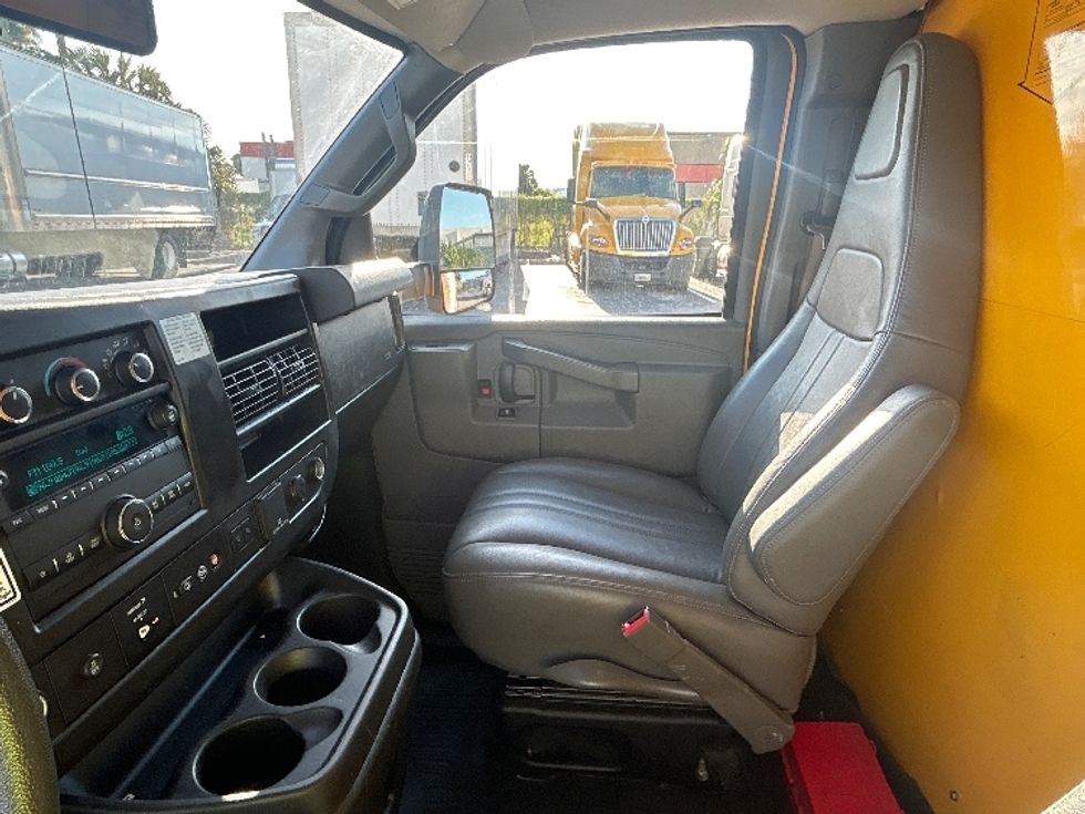 Light Duty Box Truck-Light and Medium Duty Trucks-GMC-2021-Savana G33903-Ocala-FL-93,188\n\t\tmiles-$ 26,750 - Image 15