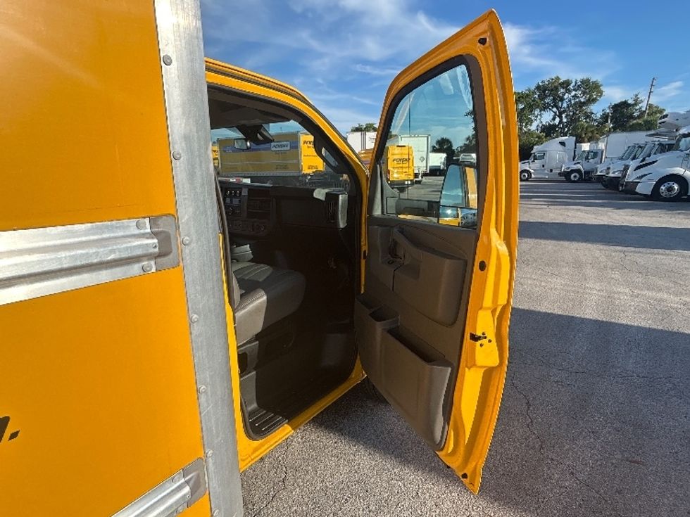 Light Duty Box Truck-Light and Medium Duty Trucks-GMC-2021-Savana G33903-Ocala-FL-93,188\n\t\tmiles-$ 26,750 - Image 16