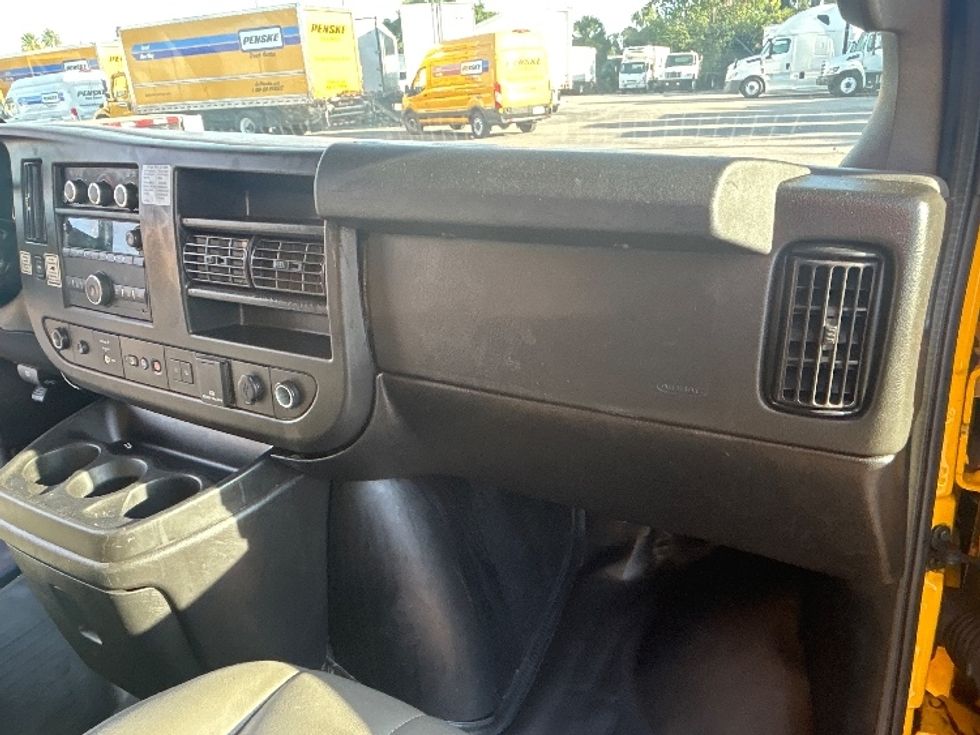 Light Duty Box Truck-Light and Medium Duty Trucks-GMC-2021-Savana G33903-Ocala-FL-93,188\n\t\tmiles-$ 26,750 - Image 17