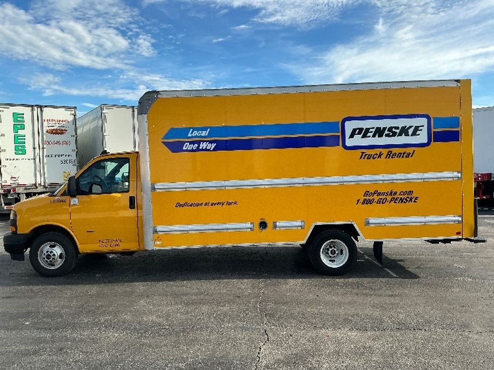 Light Duty Box Truck-Light and Medium Duty Trucks-GMC-2021-Savana G33903-Ocala-FL-93,188\n\t\tmiles-$ 26,750 - Image 4