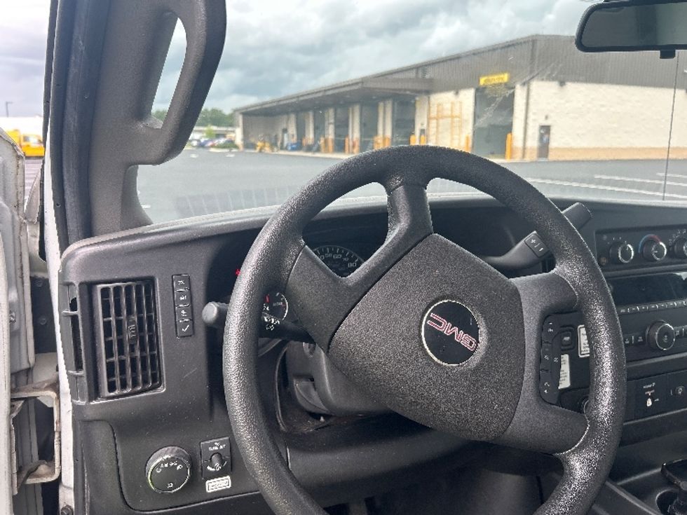 Light Duty Box Truck-Light and Medium Duty Trucks-GMC-2021-Savana G33903-Ocala-FL-94,322\n\t\tmiles-$ 29,500 - Image 16