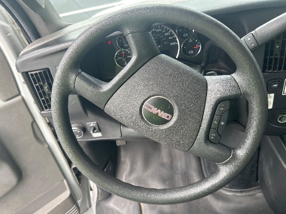Light Duty Box Truck-Light and Medium Duty Trucks-GMC-2021-Savana G33903-Ocala-FL-94,322\n\t\tmiles-$ 29,500 - Image 17