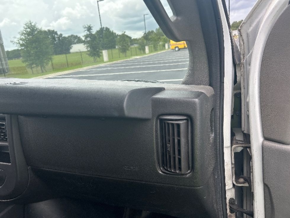 Light Duty Box Truck-Light and Medium Duty Trucks-GMC-2021-Savana G33903-Ocala-FL-94,322\n\t\tmiles-$ 29,500 - Image 20