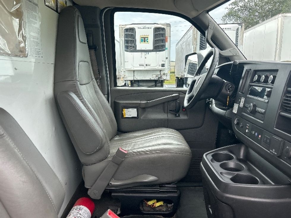 Light Duty Box Truck-Light and Medium Duty Trucks-GMC-2021-Savana G33903-Ocala-FL-94,322\n\t\tmiles-$ 29,500 - Image 21