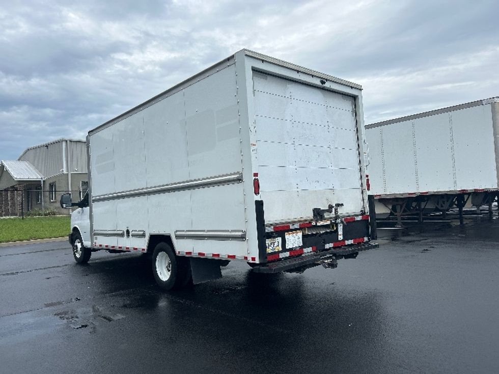 Light Duty Box Truck-Light and Medium Duty Trucks-GMC-2021-Savana G33903-Ocala-FL-94,322\n\t\tmiles-$ 29,500 - Image 5