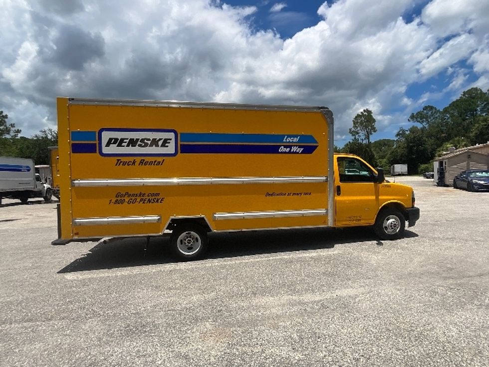 Light Duty Box Truck-Light and Medium Duty Trucks-GMC-2021-Savana G33903-Ocala-FL-99,368\n\t\tmiles-$ 24,500 - Image 15