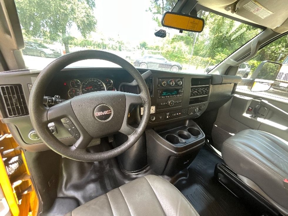 Light Duty Box Truck-Light and Medium Duty Trucks-GMC-2021-Savana G33903-Ocala-FL-99,368\n\t\tmiles-$ 24,500 - Image 18