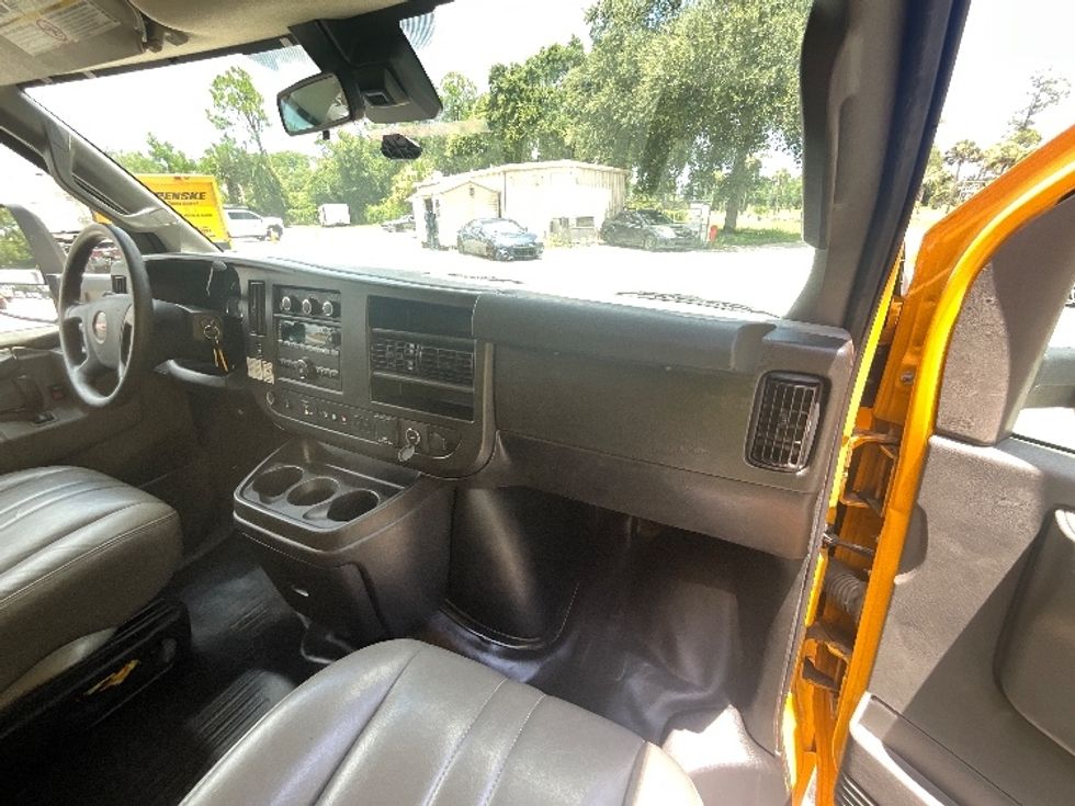 Light Duty Box Truck-Light and Medium Duty Trucks-GMC-2021-Savana G33903-Ocala-FL-99,368\n\t\tmiles-$ 24,500 - Image 21