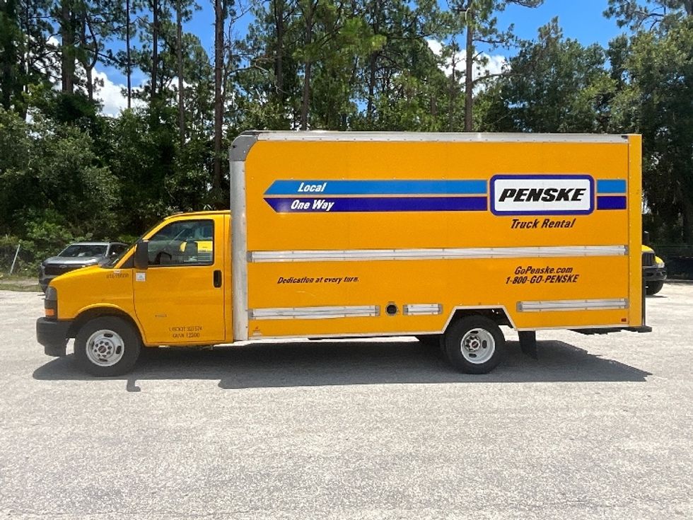 Light Duty Box Truck-Light and Medium Duty Trucks-GMC-2021-Savana G33903-Ocala-FL-99,368\n\t\tmiles-$ 24,500 - Image 4